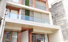 Krishna'S Wood Villas
